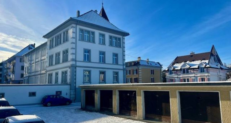   Faites une offre pour ce très bel Immeuble mixte, avec 14 garages et 18 places de parc image 3