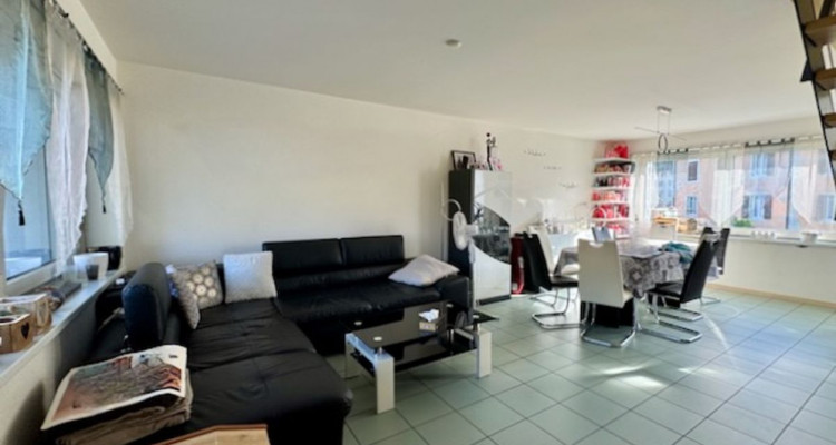 Maison mitoyenne avec deux logements, possibilités activité indépendante, location.. image 4