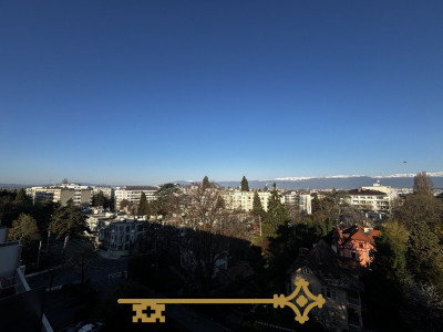 OFF-MARKET Rare attique à Champel 70m2 habitables et 70m2 de terrasse à rénover image 1