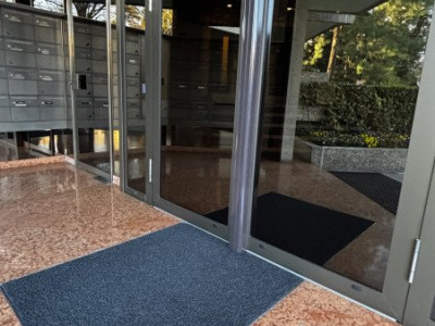 OFF-MARKET Rare attique à Champel 70m2 habitables et 70m2 de terrasse à rénover image 7