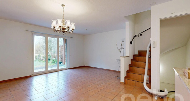 5.5 Zimmer Reihenhaus mit Garten, ausgebautem Dachstock & Treppenlift image 1