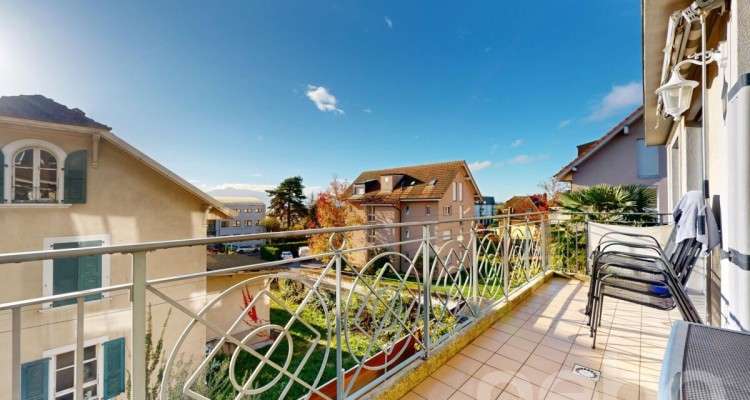 Lumineux duplex à deux pas du centre de Morges image 1