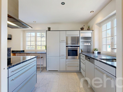 Exklusives 6.5-Zimmer Landhaus an begehrter Lage image 5