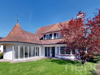 Exklusives 6.5-Zimmer Landhaus an begehrter Lage image 2