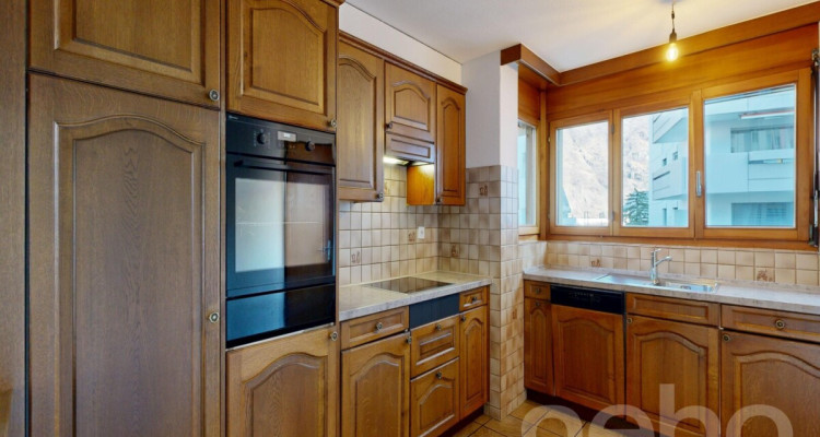 Grosszügige 5-Zimmer-Duplexwohnung mit Bergblick in Visp image 8