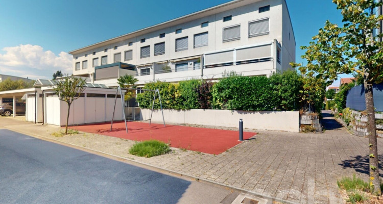 Spacieux duplex en attique ? Volume et confort contemporain image 12