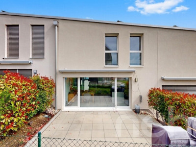 Maison mitoyenne excavée avec jardin privatif et vue sur le lac ! image 12