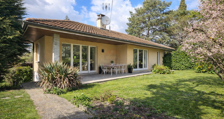 Élégante villa individuelle aux volumes généreux sur parcelle arborée de 1088 m² image 2