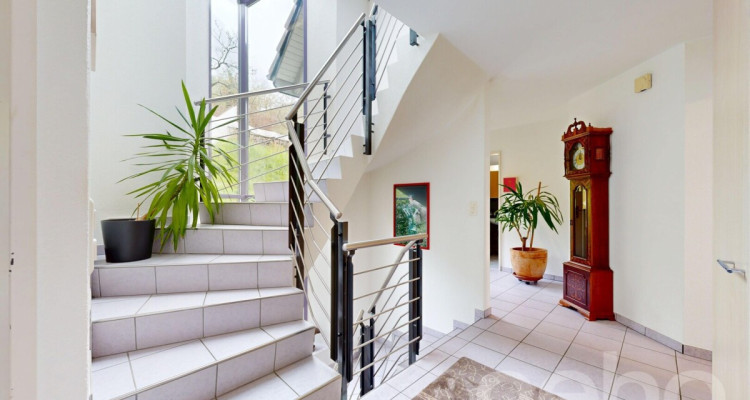 Stilvolles 6.5-Zimmerhaus in erhöhter Lage mit Weitblick image 12