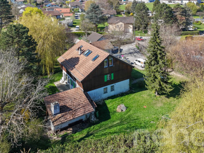 Maison de cachet avec grand jardin et beaux volumes image 1