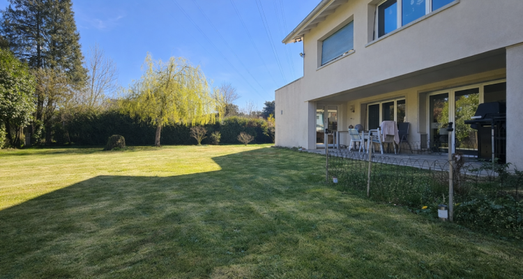 Élégante villa familiale avec grand jardin plat et fort potentiel à Founex image 2