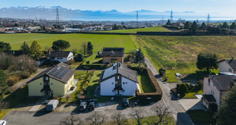 Exclusivité IMMO2Z : Belle villa mitoyenne familiale de 5.5 pièces image 1