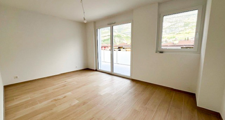 Attique neuf avec ample terrasse à Salquenen image 7