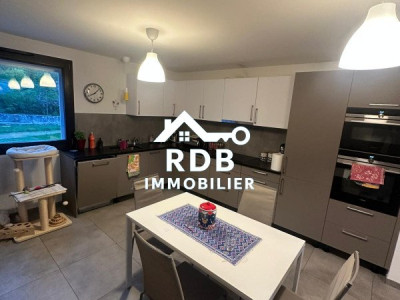 Appartement de 6 pièces au 3ème étage situé à Satigny 1242 image 3
