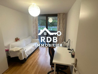 Appartement de 6 pièces au 3ème étage situé à Satigny 1242 image 6