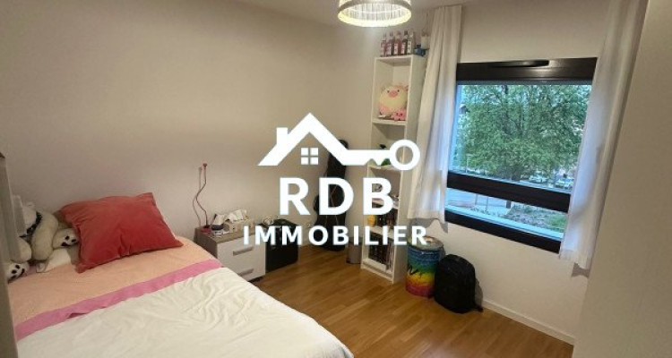 Appartement de 6 pièces au 3ème étage situé à Satigny 1242 image 5