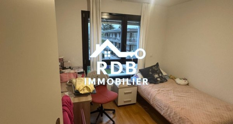 Appartement de 6 pièces au 3ème étage situé à Satigny 1242 image 7