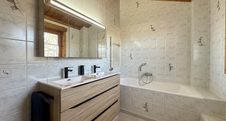 Charmante Maison de 220m², au calme image 13