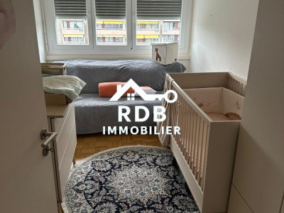 Appartement de 4 pièces au 9ème étage situé à Petit-Saconnex 1219 image 2