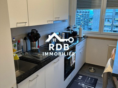 Appartement de 4 pièces au 9ème étage situé à Petit-Saconnex 1219 image 4