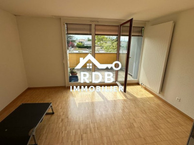 Appartement en duplex de 4,5 pièces au 1er étage situé à Onex 1213 image 2