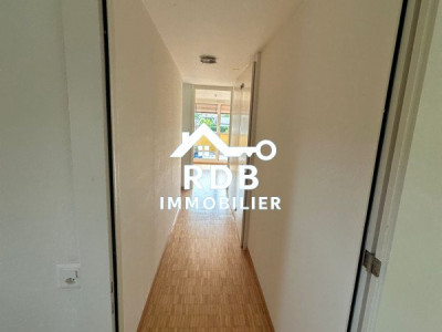 Appartement en duplex de 4,5 pièces au 1er étage situé à Onex 1213 image 4