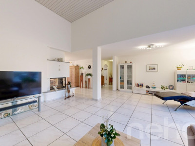 Grosszügige 4.5-Zimmer-Terrassenwohnung mit Lift und Wintergarten image 1