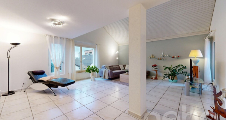 Grosszügige 4.5-Zimmer-Terrassenwohnung mit Lift und Wintergarten image 2