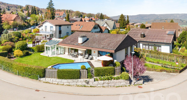 5.5 Zi. Familienparadies mit Pool, grossem Garten und Privatsphäre image 1