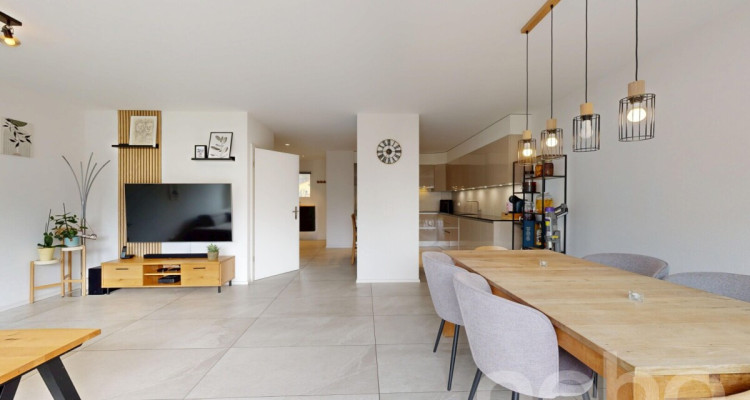 Entre modernité et sérénité, votre future maison à Broc image 5