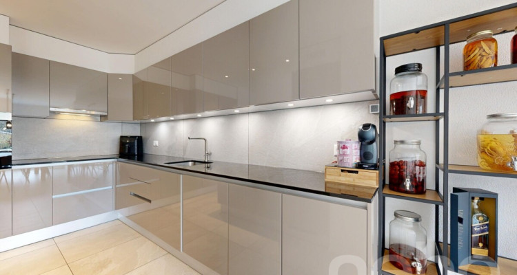 Entre modernité et sérénité, votre future maison à Broc image 7