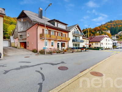 Le Pont: Propriété sur les quais avec jardin et parking souterrain image 1