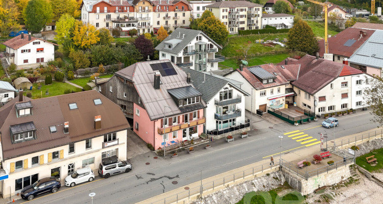 Le Pont: Propriété sur les quais avec jardin et parking souterrain image 4