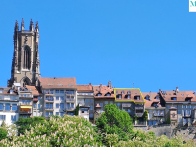 A vendre au cœur de la Vieille Ville de Fribourg un magnifique attique image 1