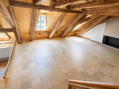 A vendre au coeur de la Vieille Ville de Fribourg un magnifique attique image 2