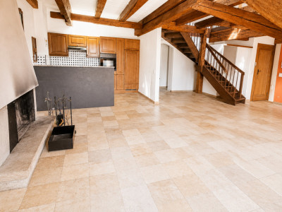 A vendre au coeur de la Vieille Ville de Fribourg un magnifique attique image 3