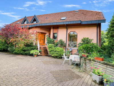 Très grande maison familiale en viager occupé sans rente image 1