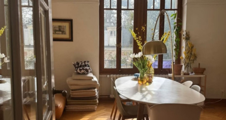 Appartement de 6 pieces élégant, lumineux à Champel image 2