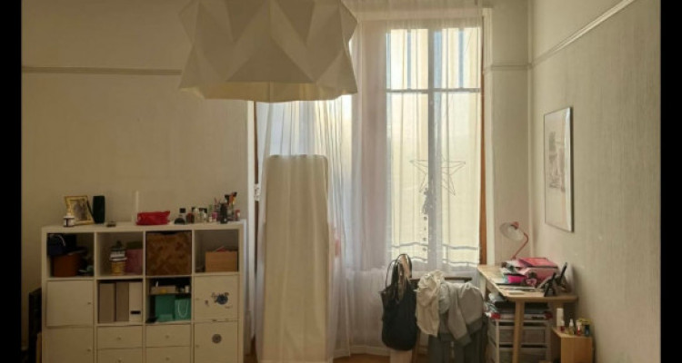 Appartement de 6 pieces élégant, lumineux à Champel image 4