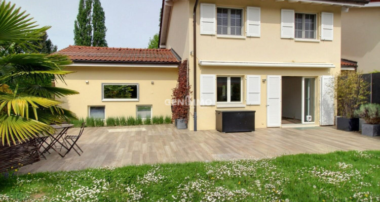 Très charmante villa contiguë à louer image 1