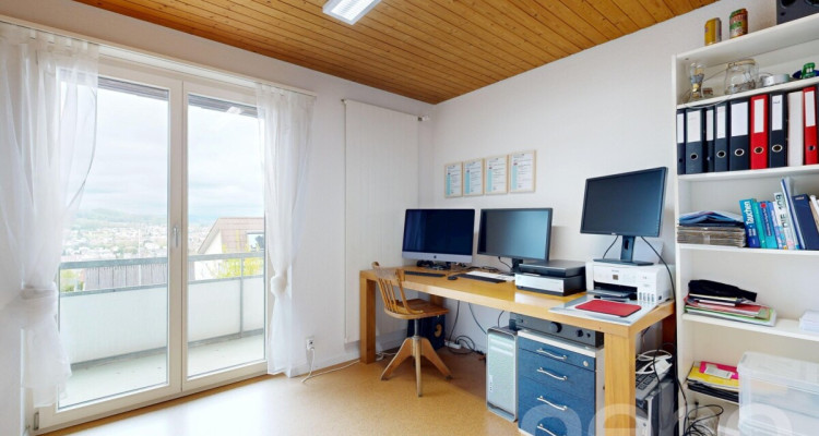 Charmantes 4.5-Zimmerhaus mit Weitsicht und grosser Parzelle image 5