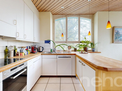 Zweifamilienhaus mit traumhafter Aussicht image 3