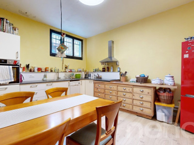 Zweifamilienhaus mit traumhafter Aussicht image 8