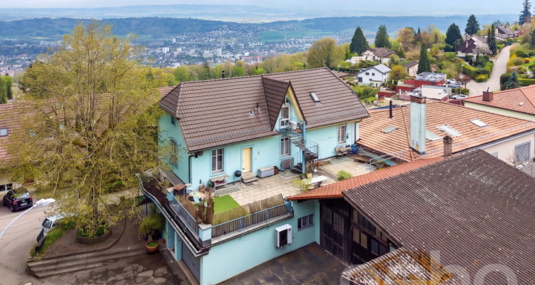 Zweifamilienhaus mit traumhafter Aussicht image 1