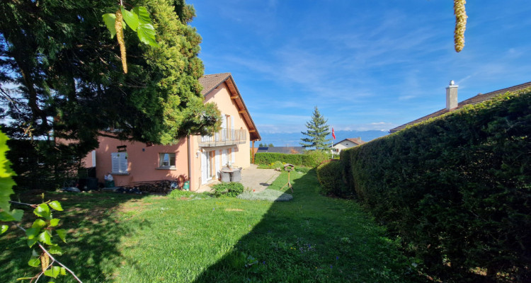 En exclusivité:Très belle Maison familiale au coeur du Village dArzier-Le-Muids image 1