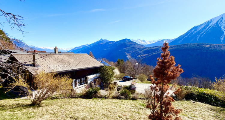 Charmant chalet mitoyen avec vue exceptionnelle à Ravoire, 5 minutes de Martigny image 1
