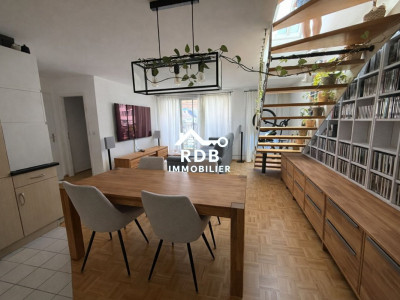 Appartement en duplex de 4,5 pièces au 7ème étage situé à Acacias 1227 image 1