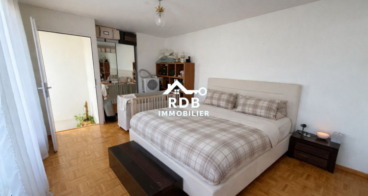 Appartement en duplex de 4,5 pièces au 7ème étage situé à Acacias 1227 image 3