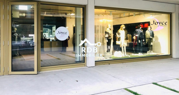 Local commercial disponible immédiatement à Sion cour de gare image 3