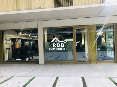 Local commercial disponible immédiatement à Sion cour de gare  image 6